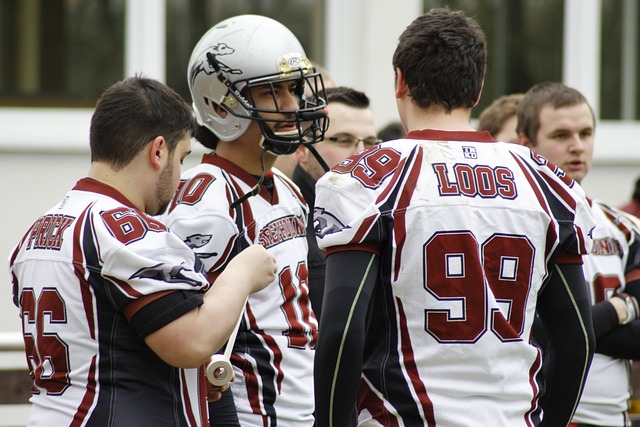 马克西43分詹姆斯31+8+9 湖人负76人止步4连胜.